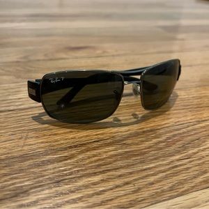 Black Ray-Ban Sunglasses